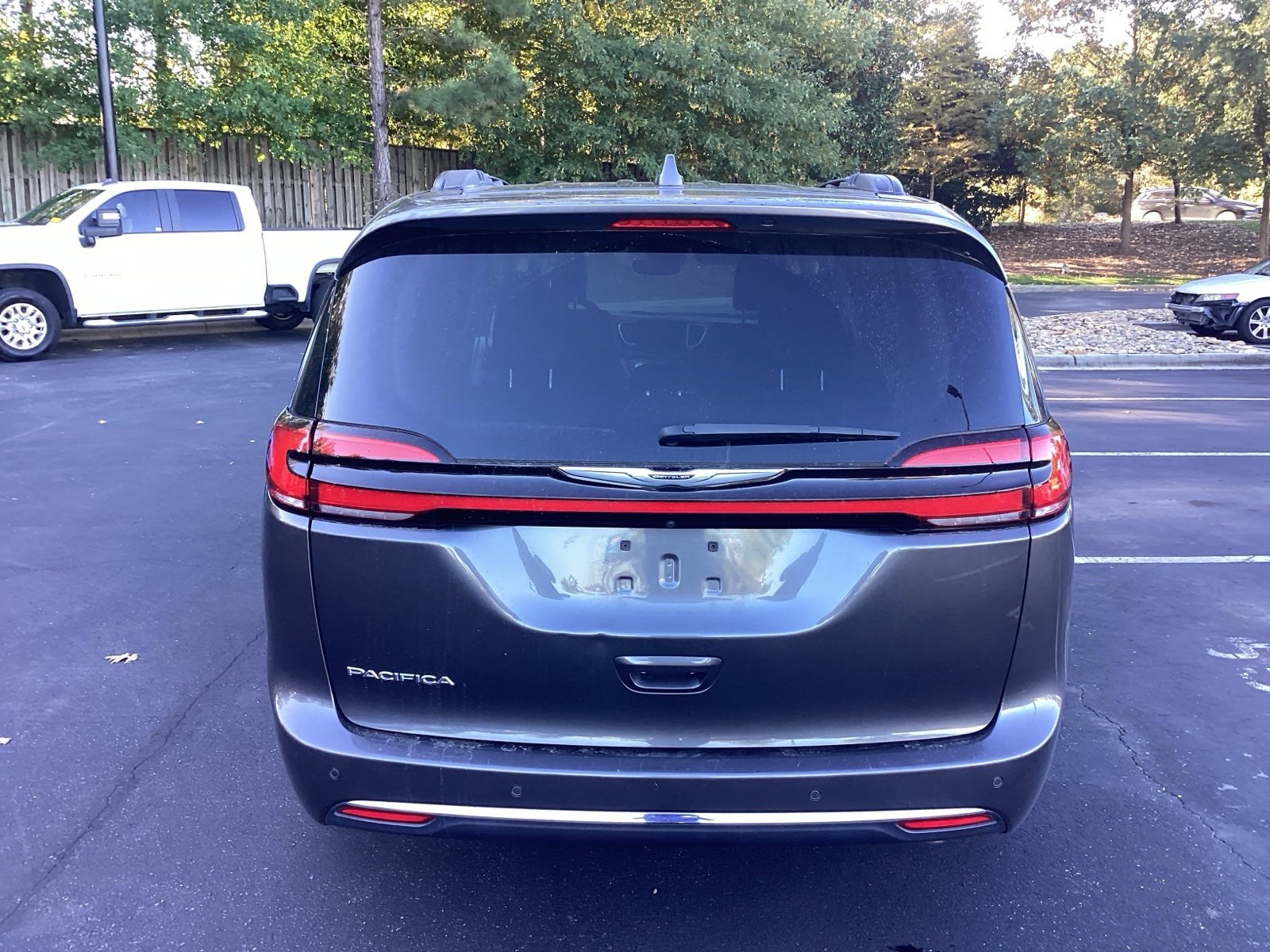 2022 Chrysler Pacifica Touring L photo 3