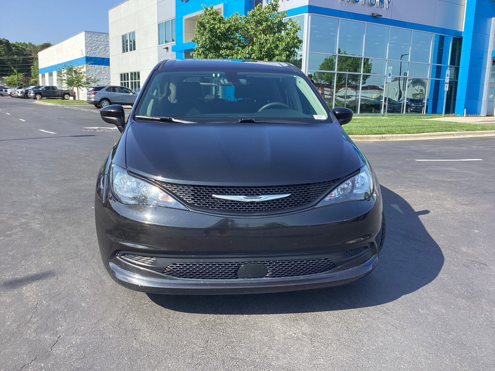 2022 Chrysler Voyager LX photo 4