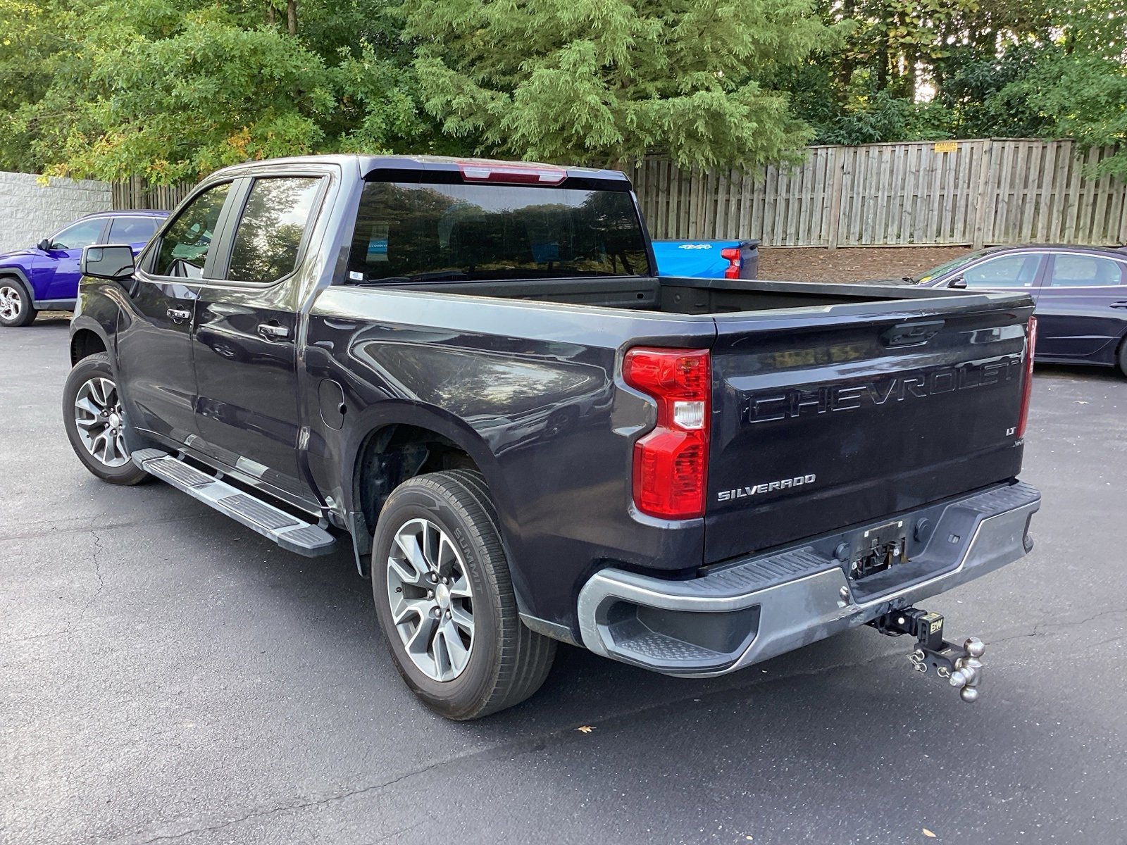 2022 Chevrolet Silverado 1500 LT photo 2