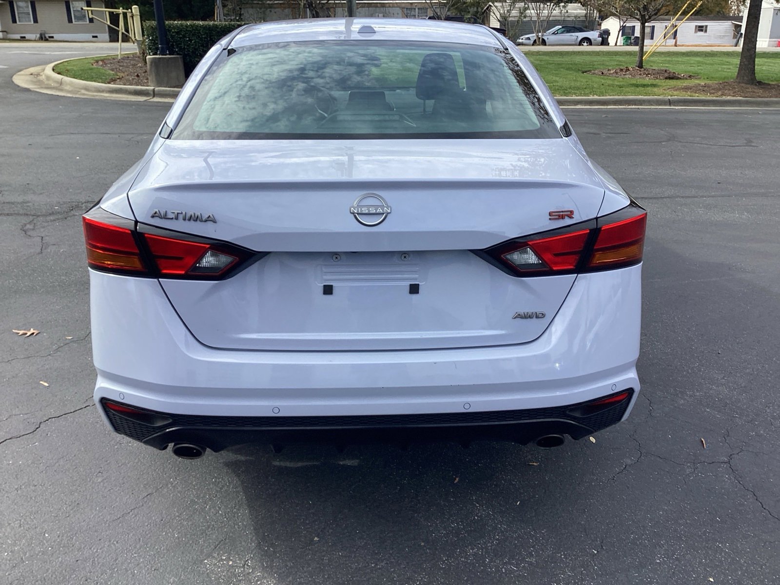 2025 Nissan Altima SR photo 2