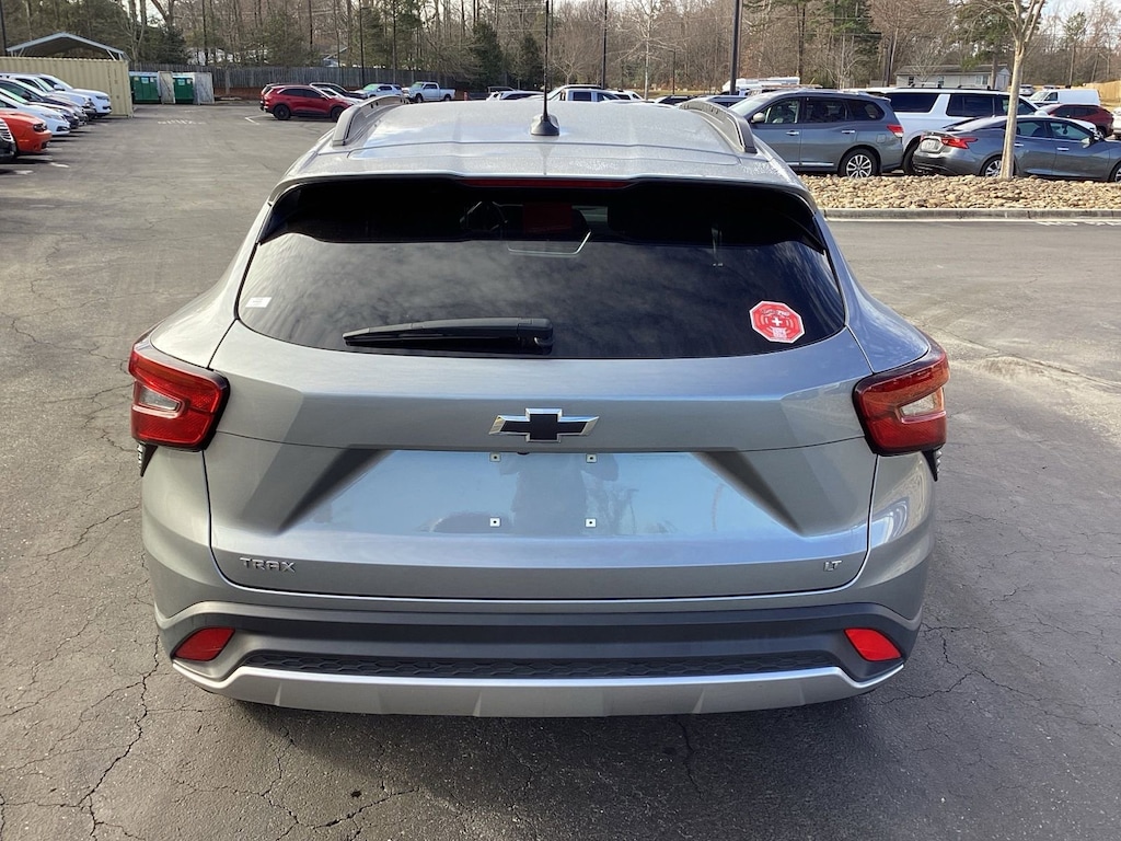 Used 2025 Chevrolet Trax LT SUV