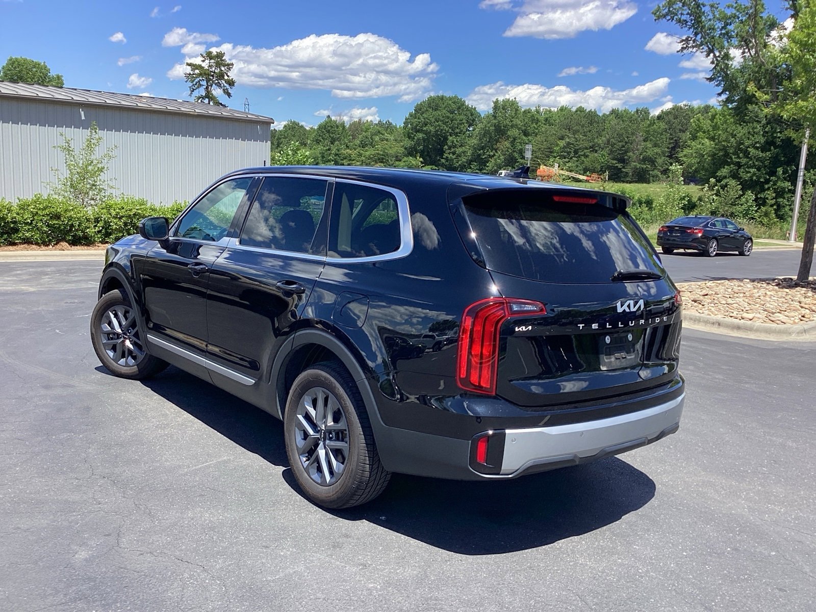 2023 Kia Telluride LX photo 2