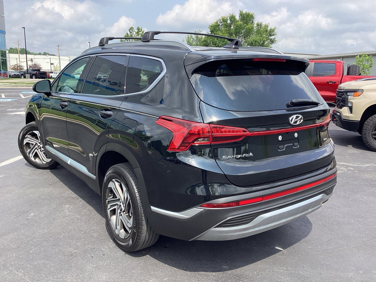2022 Hyundai Santa Fe SEL photo 2