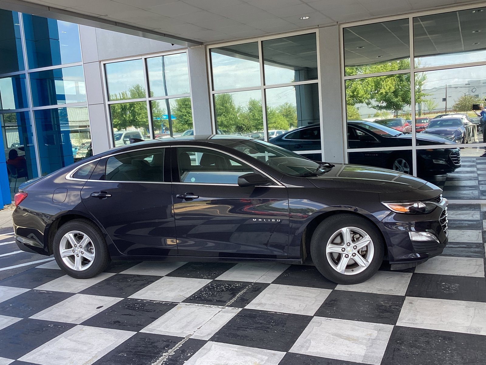 2023 Chevrolet Malibu 1LT photo 3