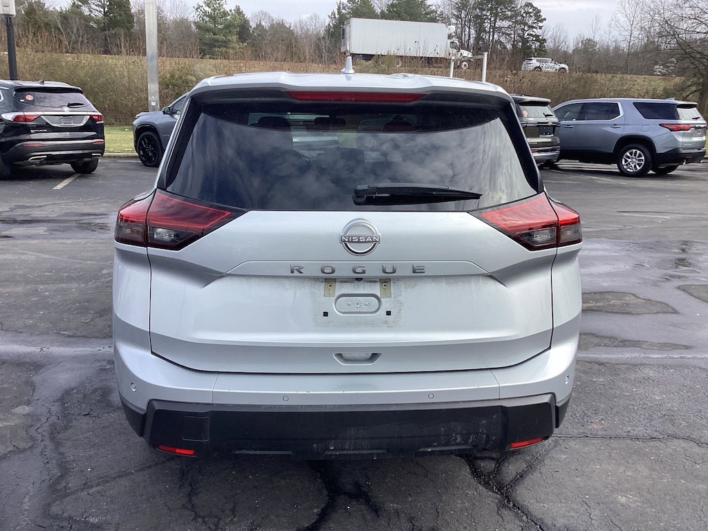 Used 2025 Nissan Rogue SV SUV