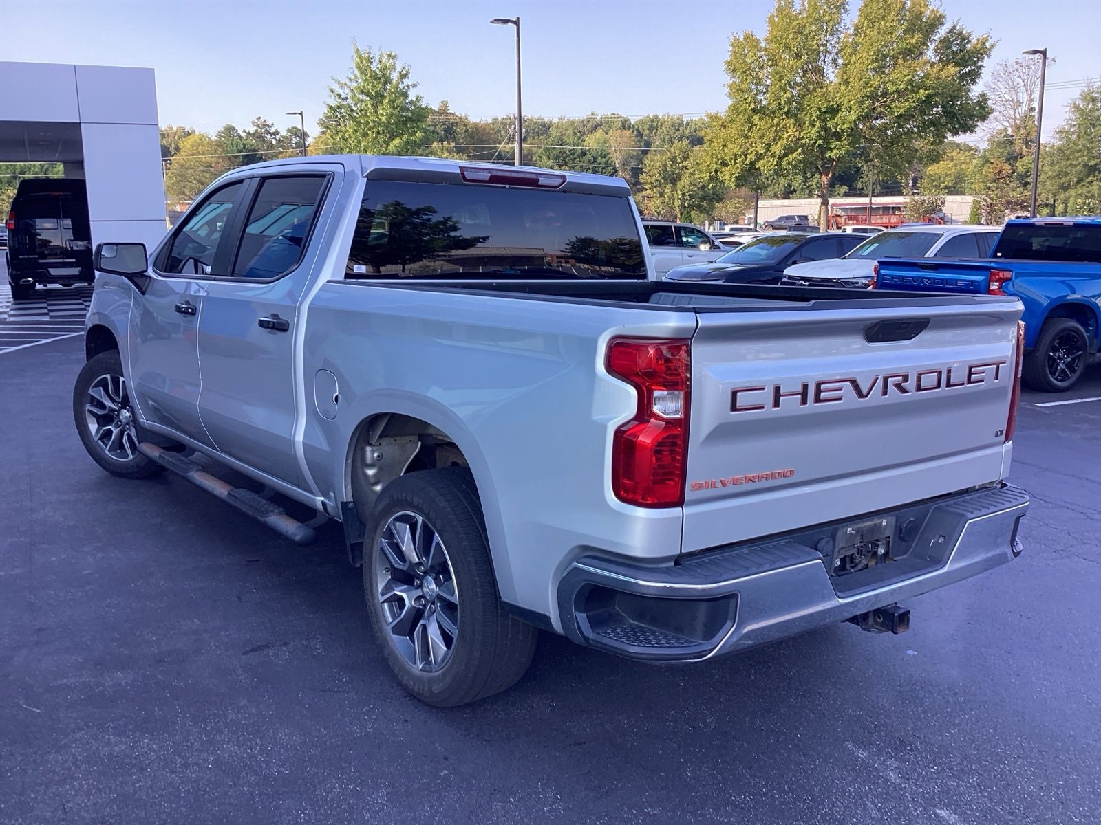 2020 Chevrolet Silverado 1500 photo 2