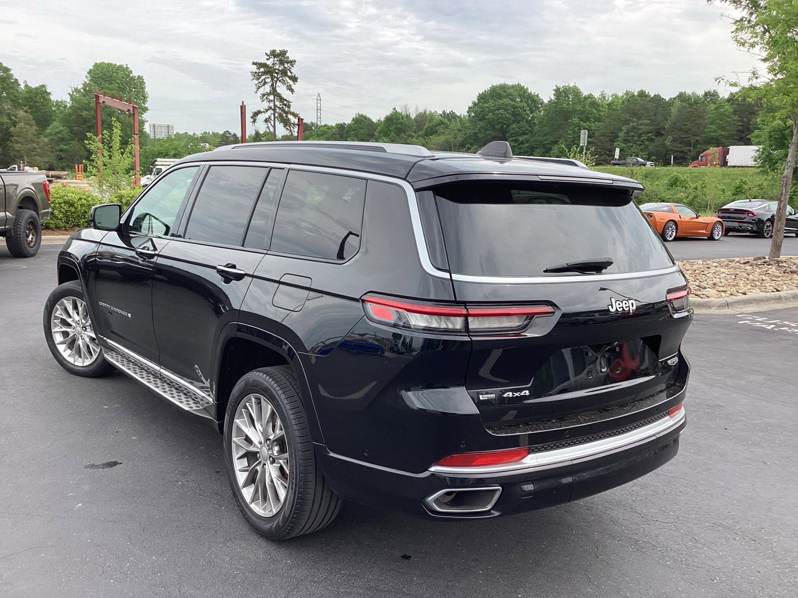 2021 Jeep Grand Cherokee Summit photo 2