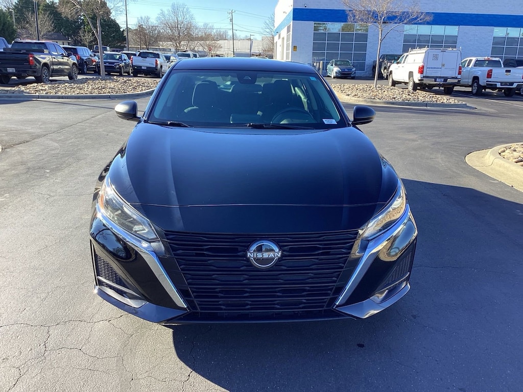Used 2024 Nissan Altima 2.5 SV Sedan