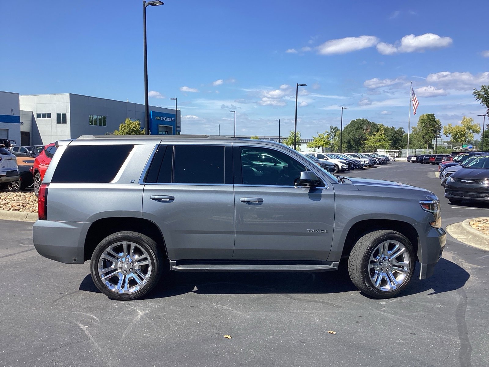 2020 Chevrolet Tahoe LT photo 4