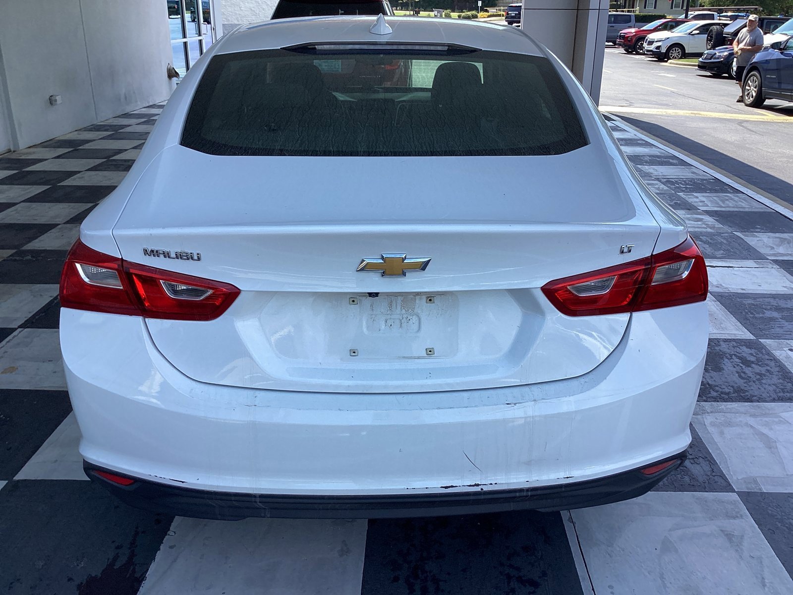 2023 Chevrolet Malibu 1LT photo 2