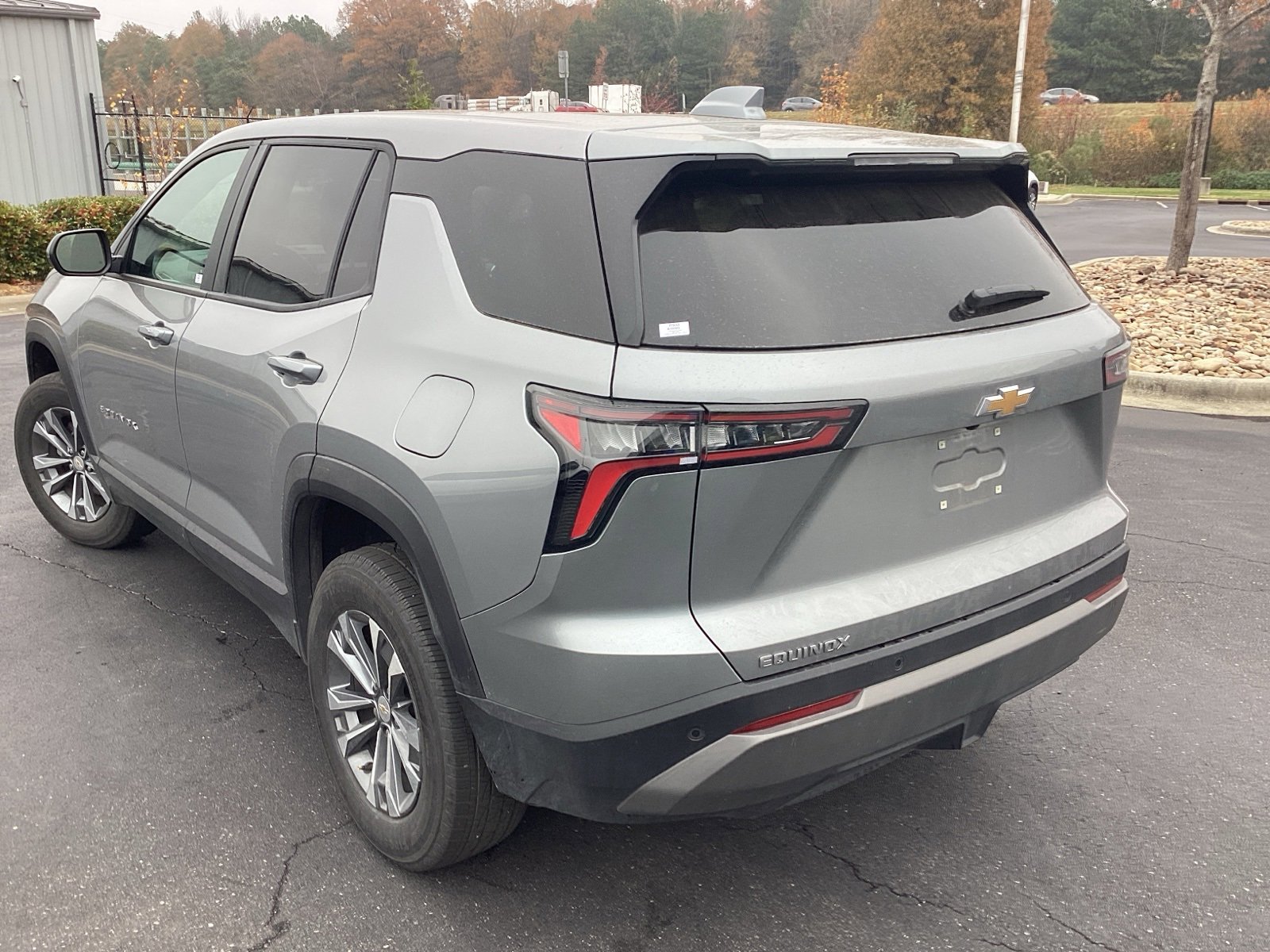 2025 Chevrolet Equinox LT photo 2