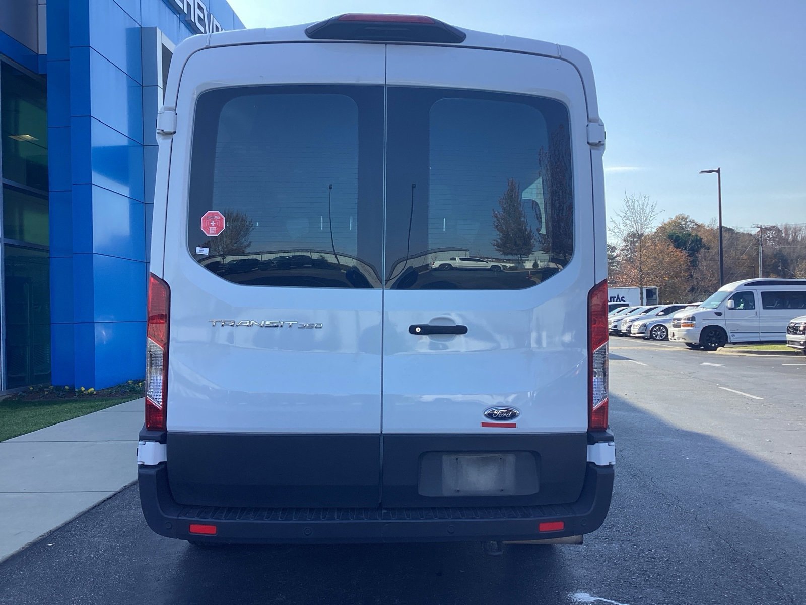 2022 Ford Transit Passenger XL Van photo 2