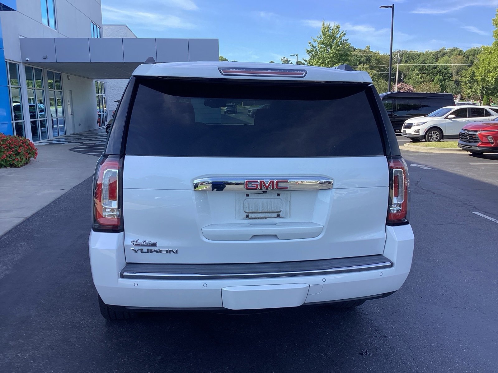 2017 Gmc Yukon Denali photo 2