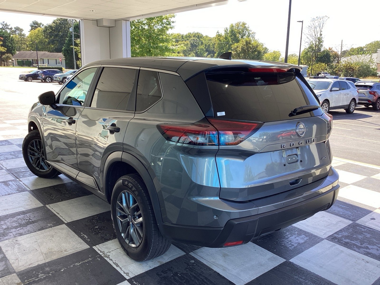 2024 Nissan Rogue S photo 2
