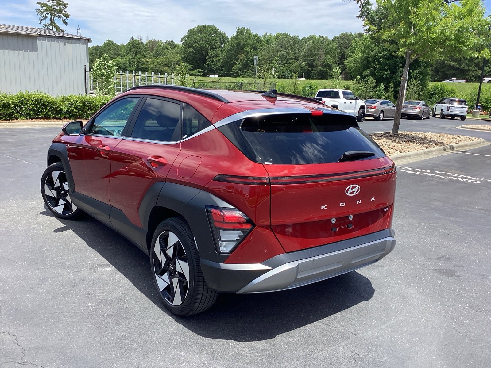 2024 Hyundai Kona Limited photo 2