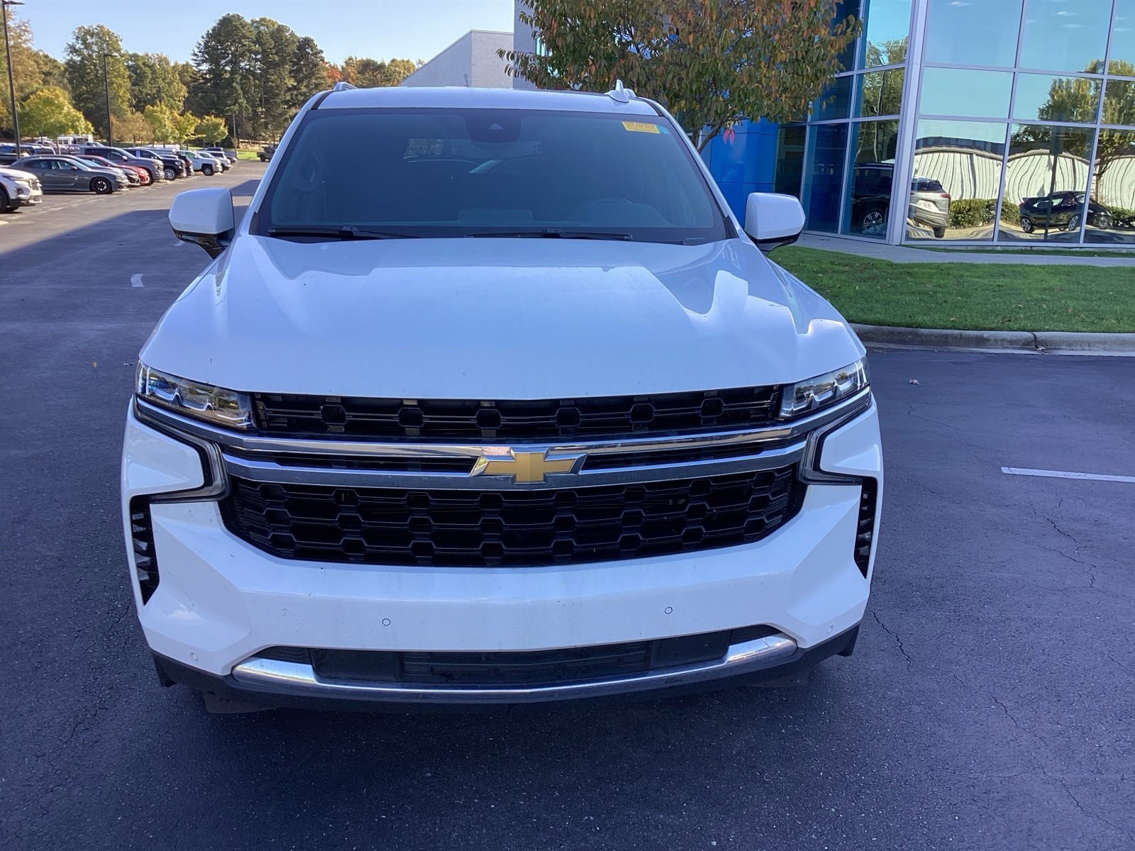 2023 Chevrolet Suburban LS photo 4