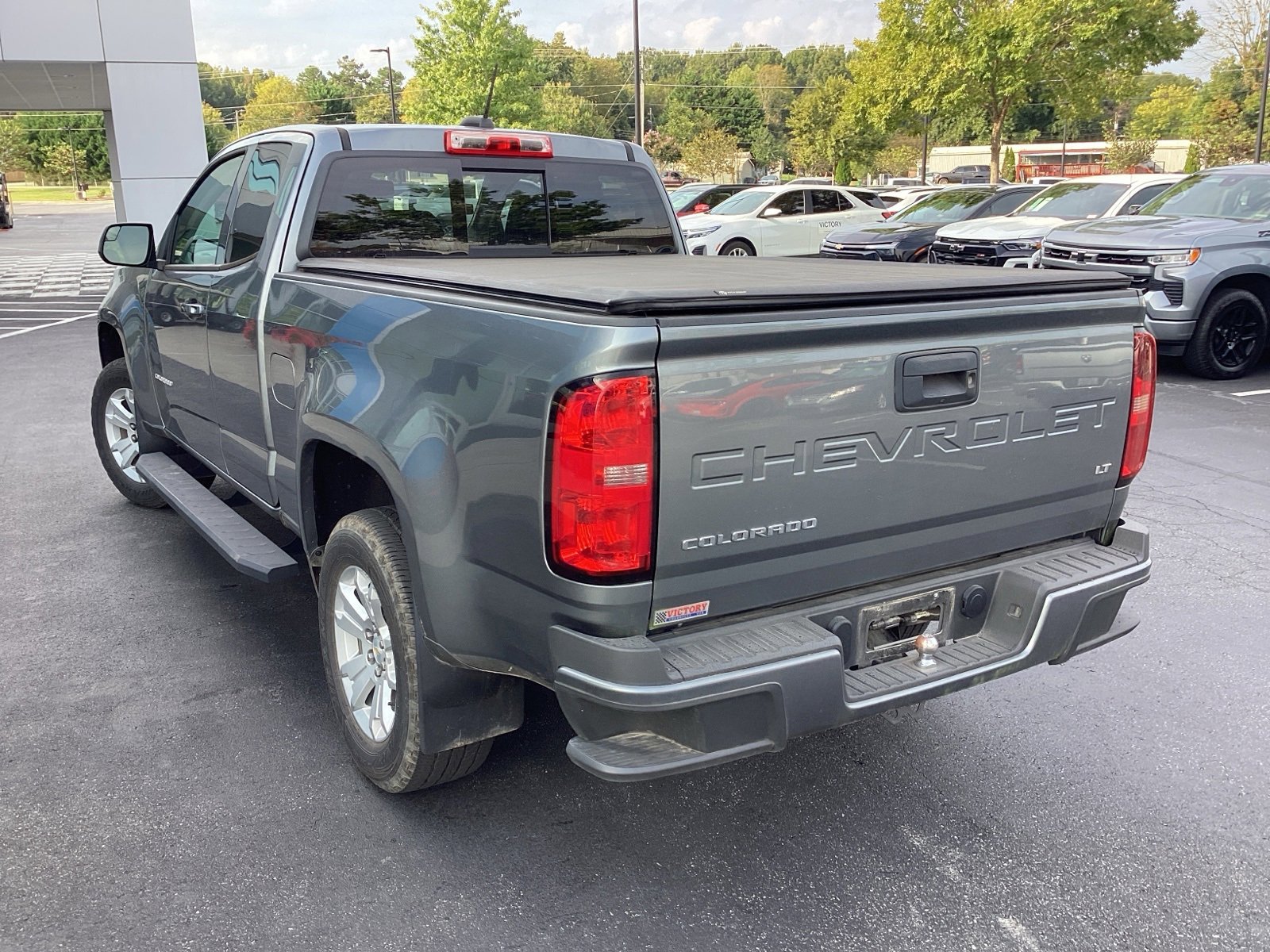 2022 Chevrolet Colorado LT photo 2
