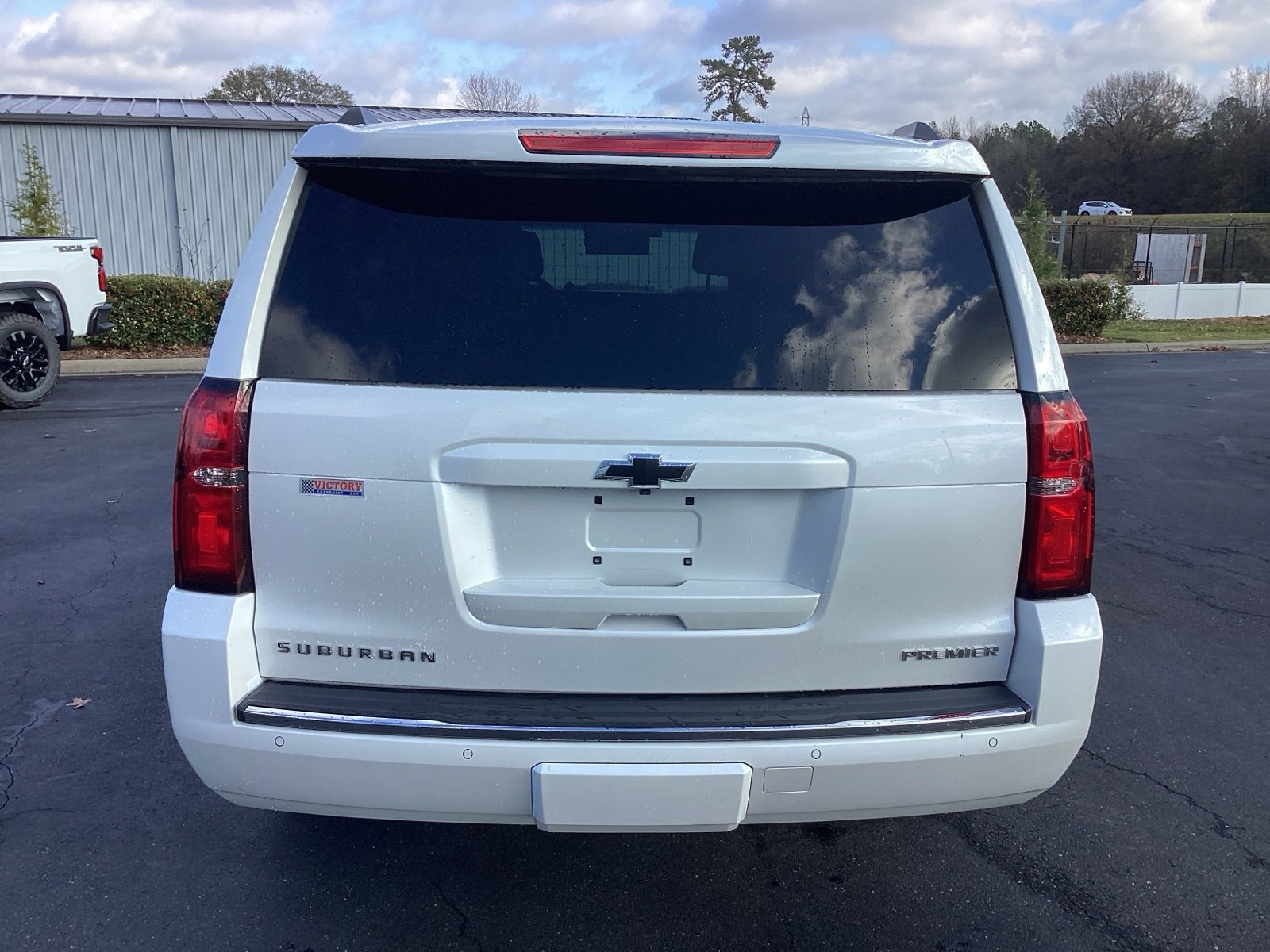 2019 Chevrolet Suburban Premier photo 3