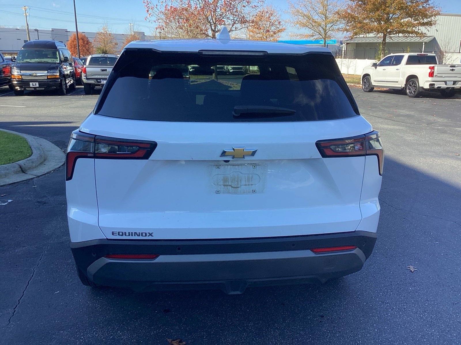 2025 Chevrolet Equinox LT photo 2
