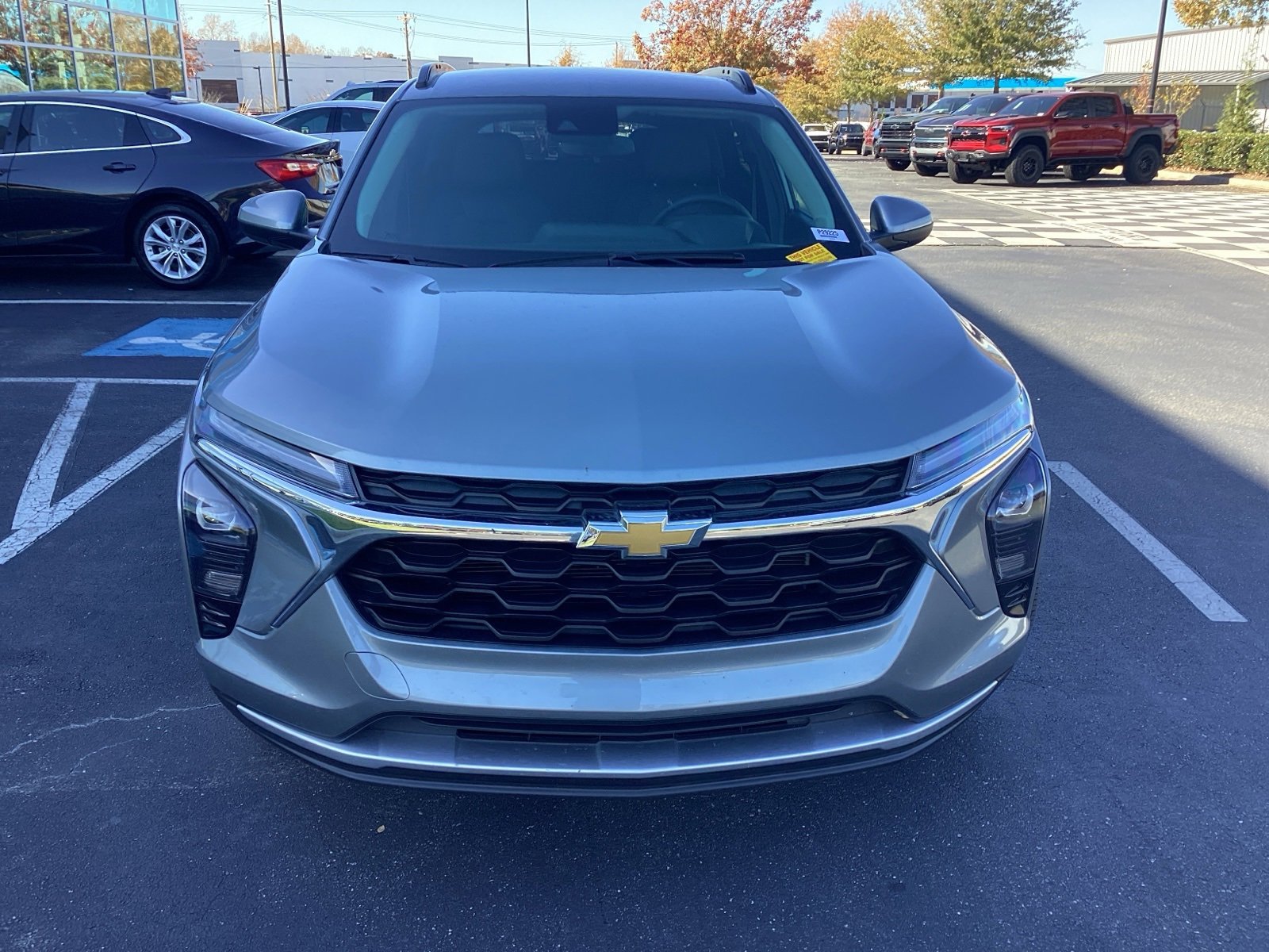 2025 Chevrolet Trax LT photo 4