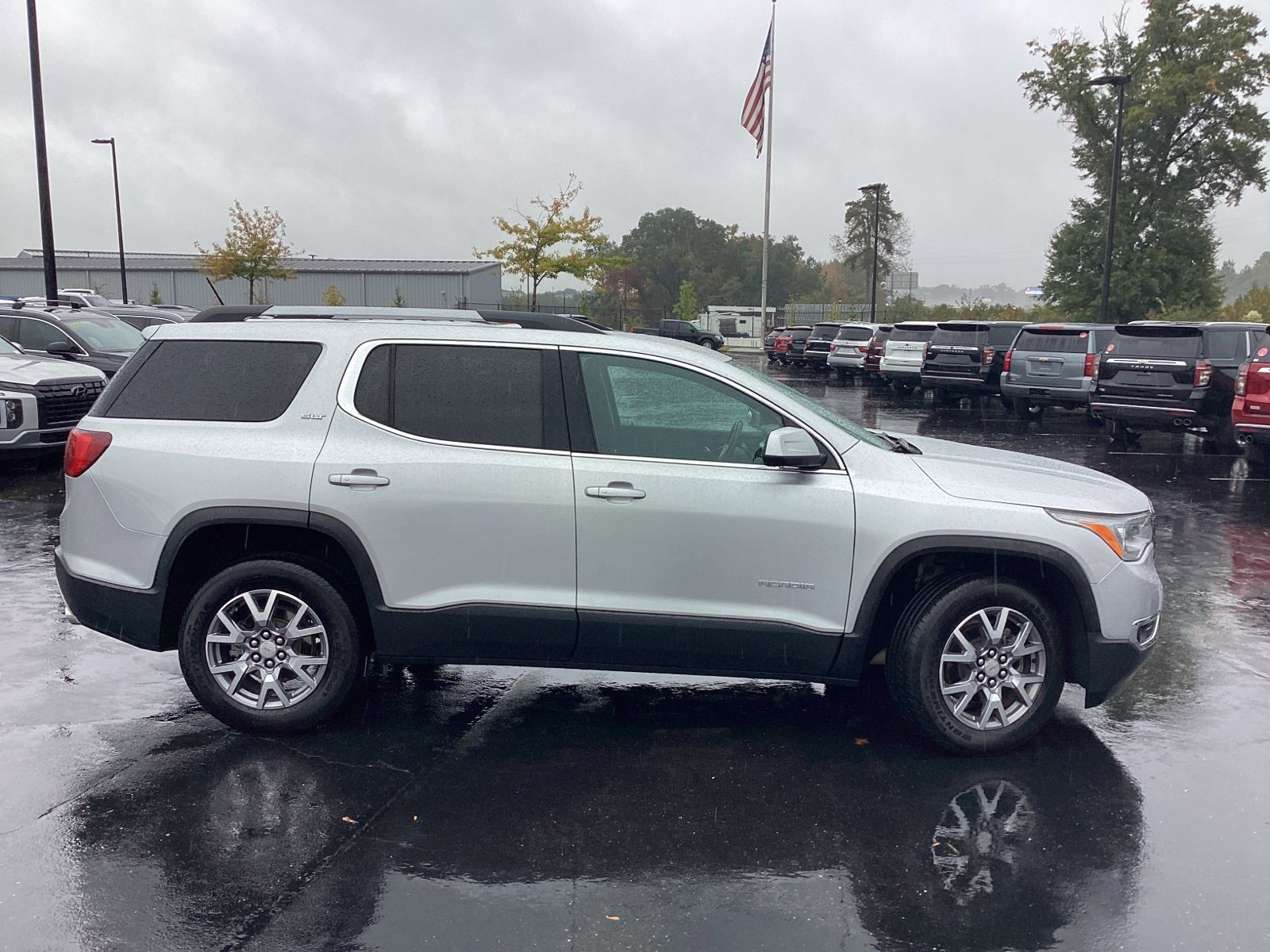 2019 Gmc Acadia SLT photo 3