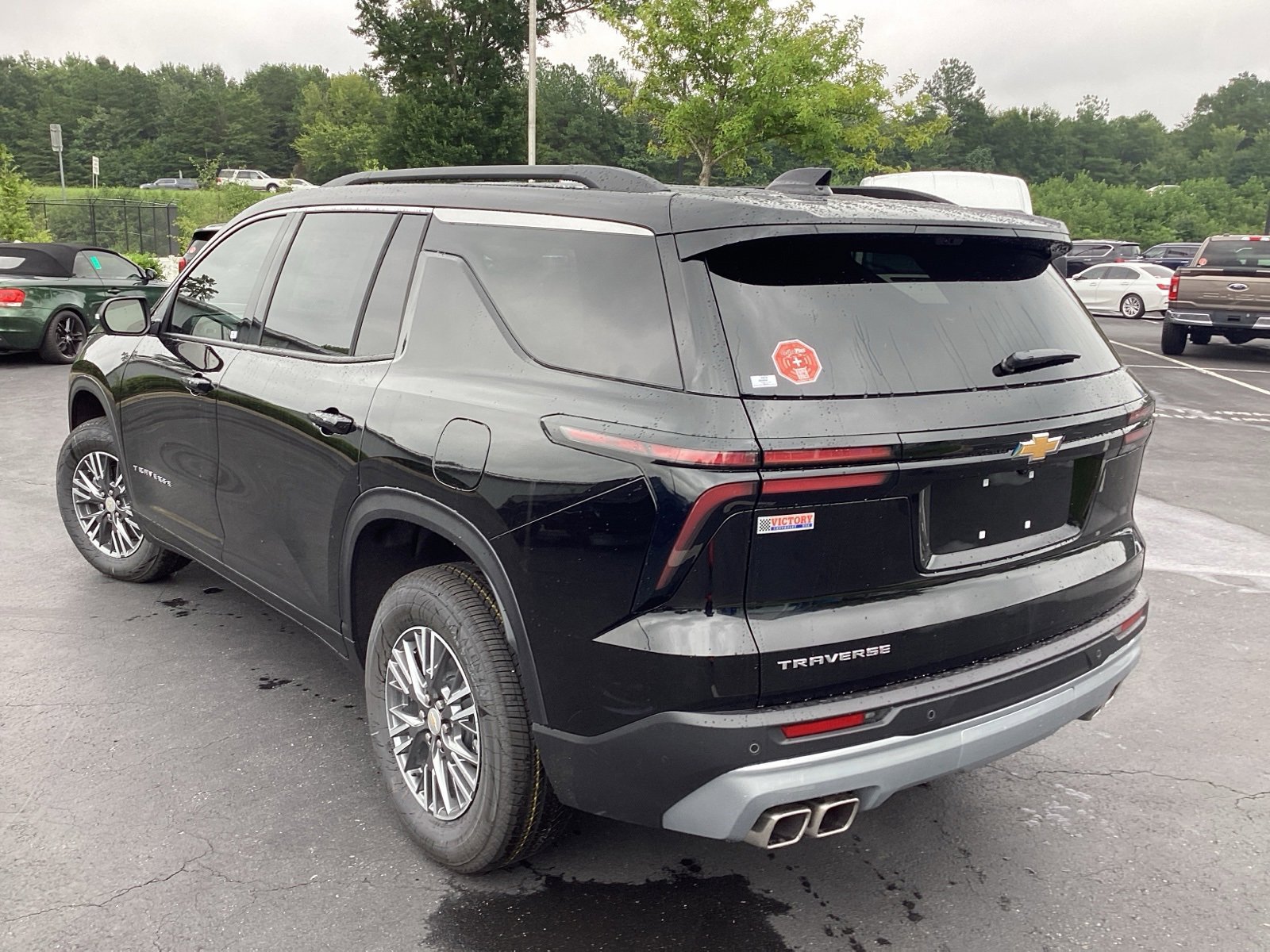 2026 Chevrolet Traverse photo 2