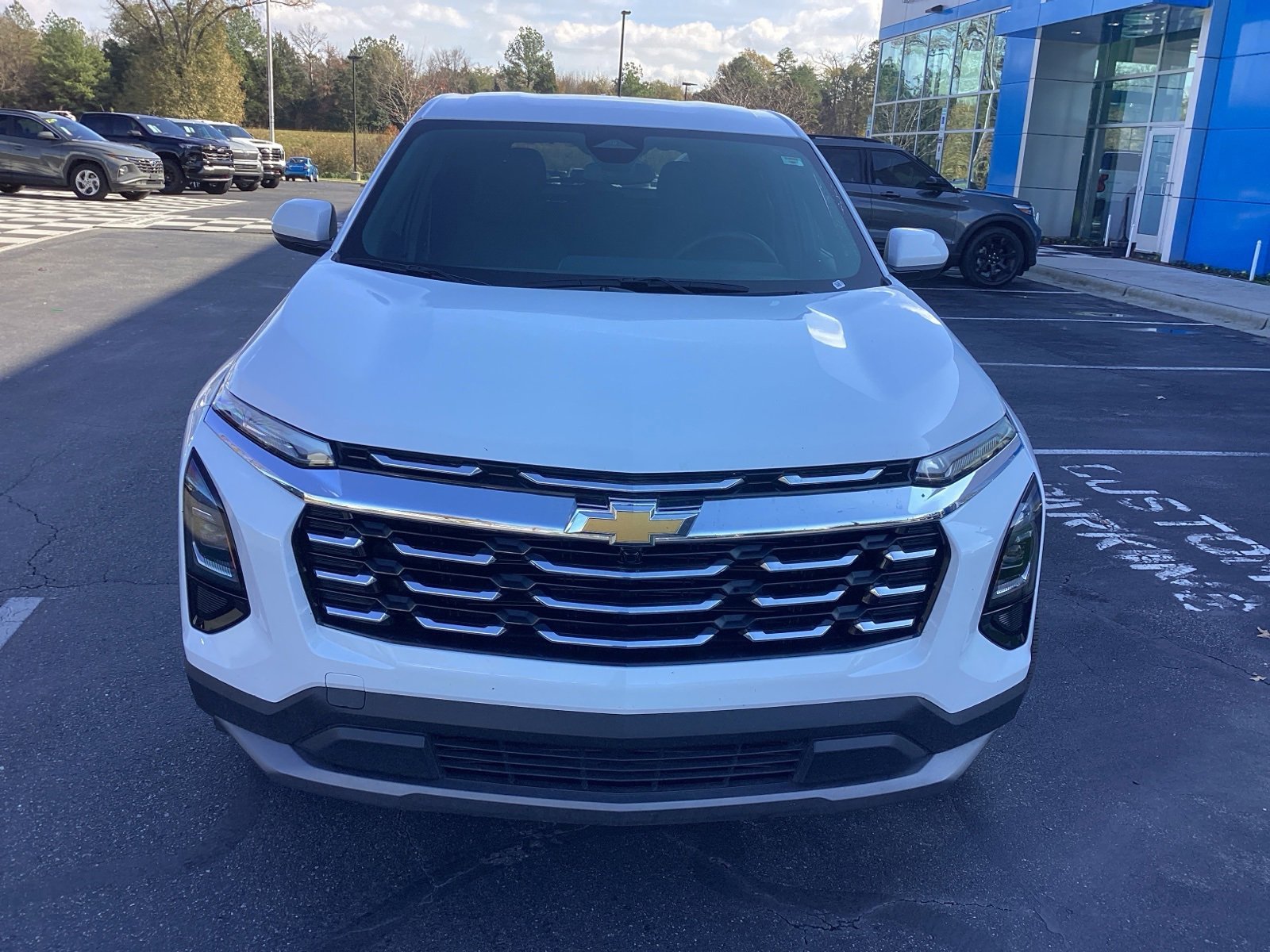 2025 Chevrolet Equinox LT photo 3