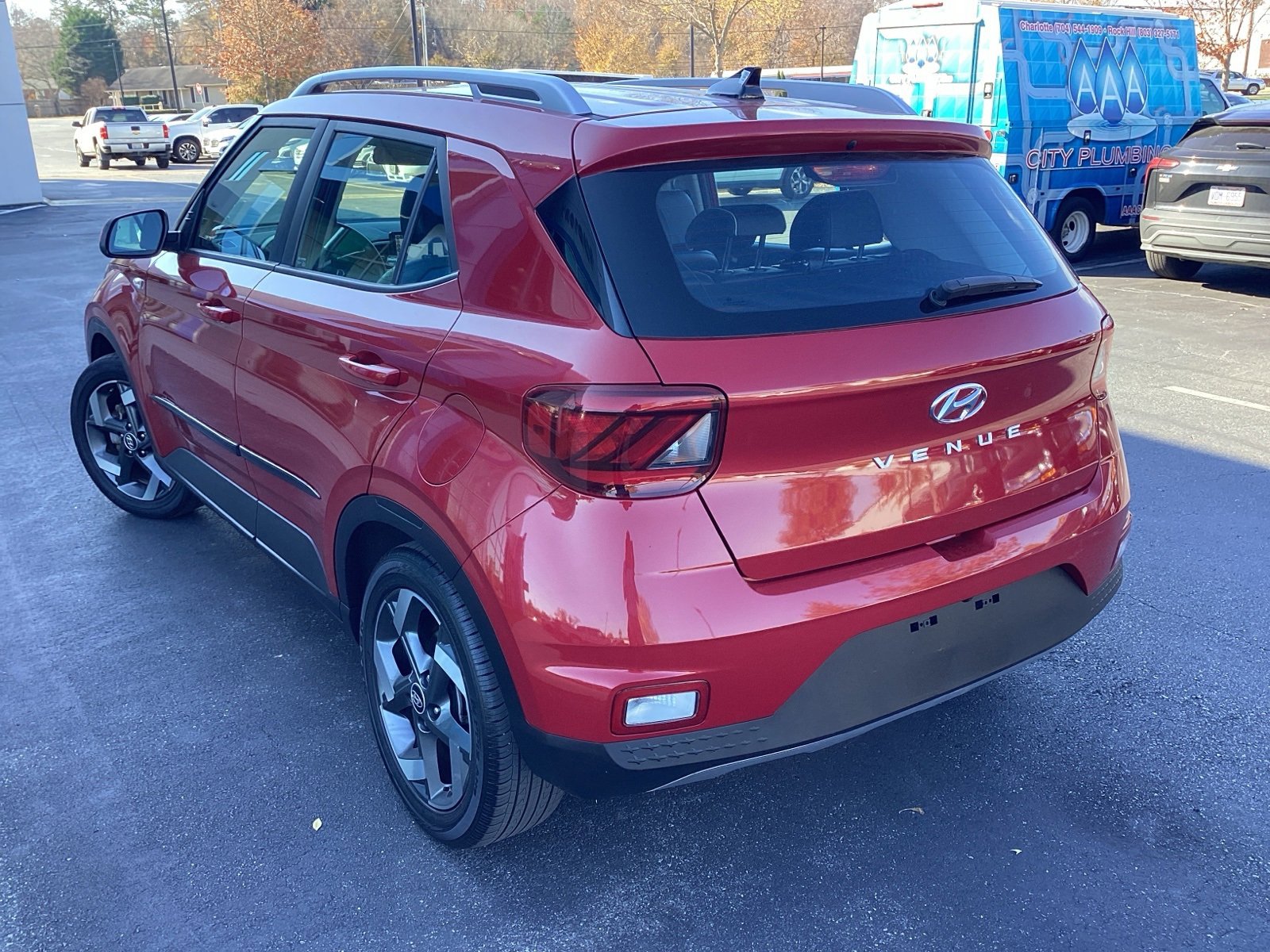 2022 Hyundai Venue SEL Limited photo 2