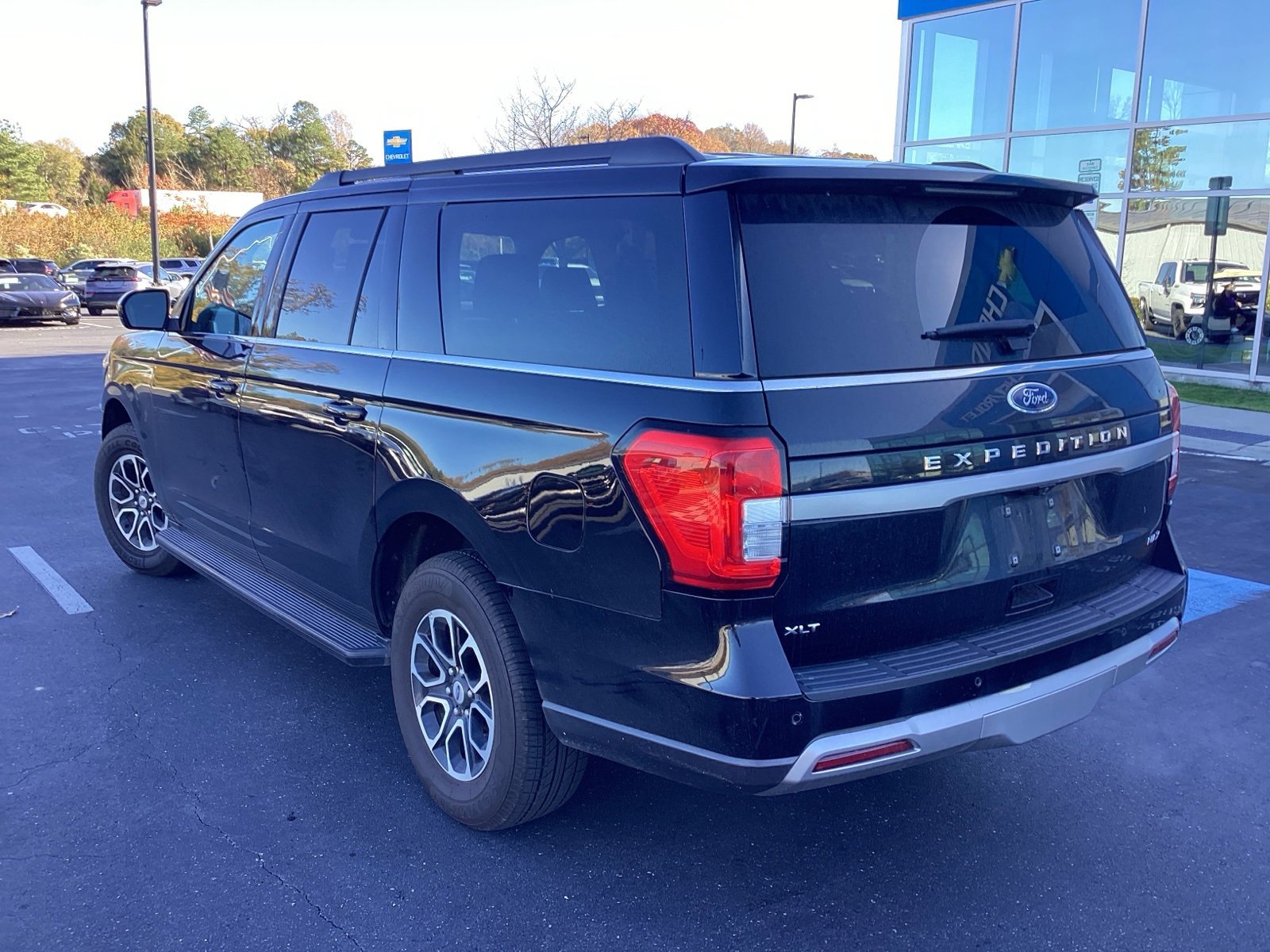 2024 Ford Expedition MAX XLT photo 2