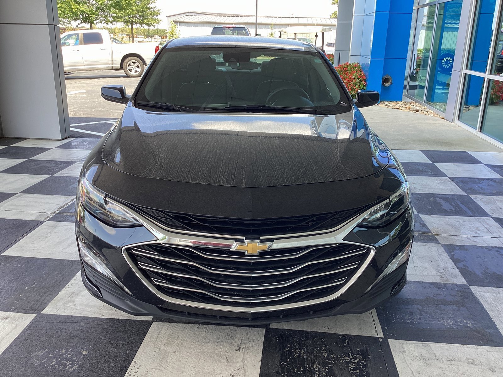 2023 Chevrolet Malibu 1LT photo 2