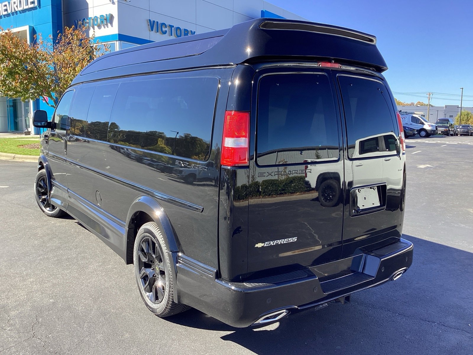 2025 Chevrolet Express Cargo 2500 Van photo 2