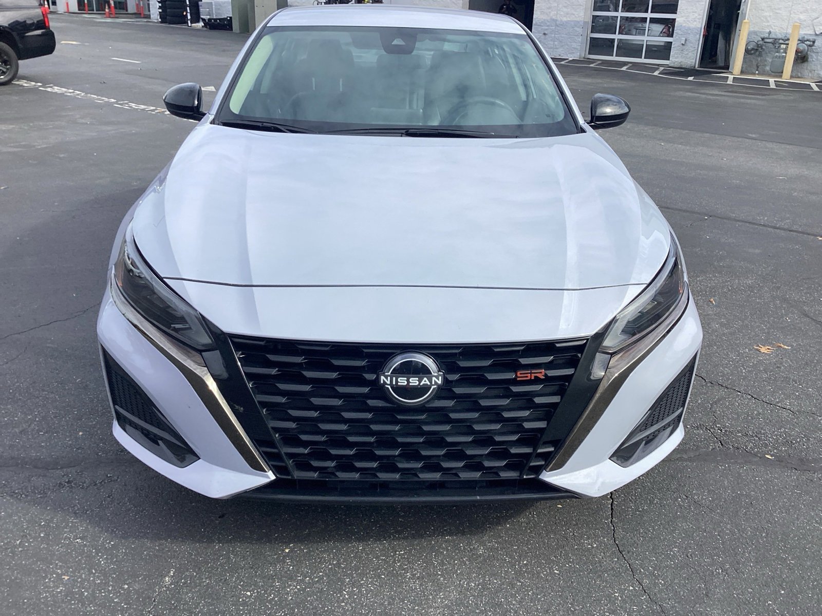 2025 Nissan Altima SR photo 3