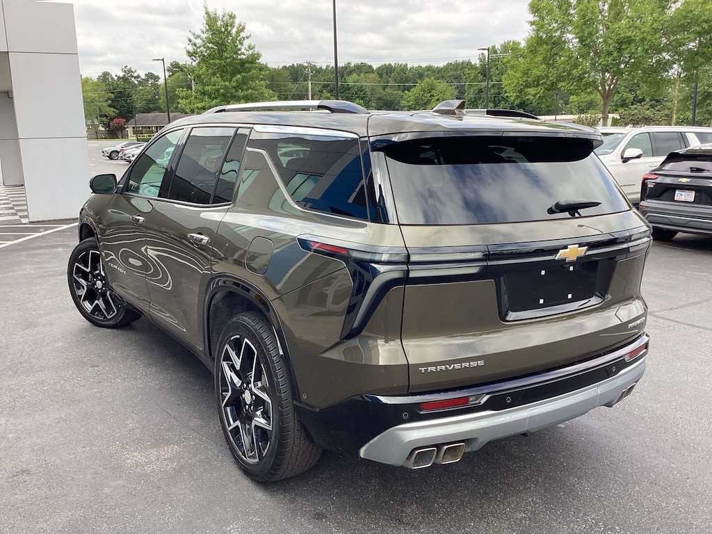 Used 2024 Chevrolet Traverse Premier SUV