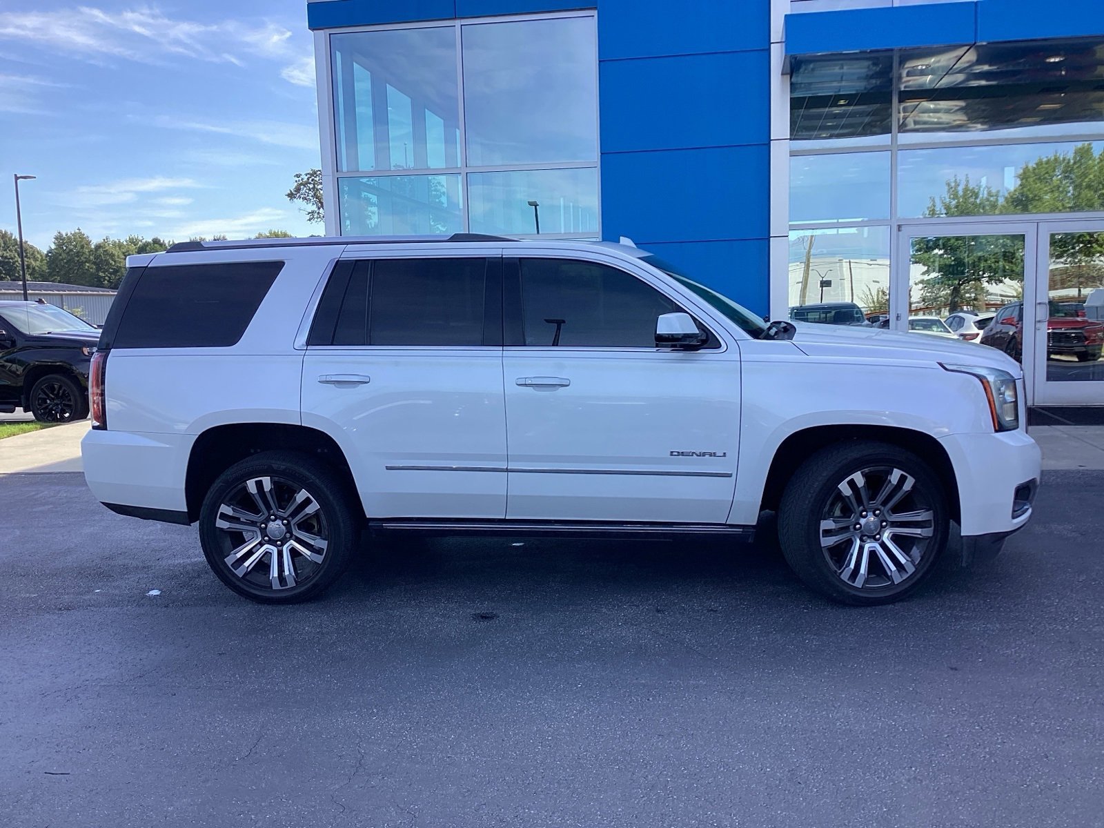 2017 Gmc Yukon Denali photo 4