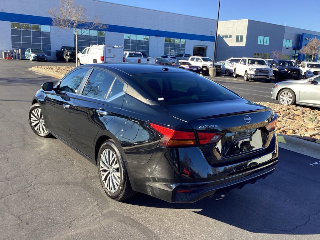 Used 2024 Nissan Altima 2.5 SV Sedan