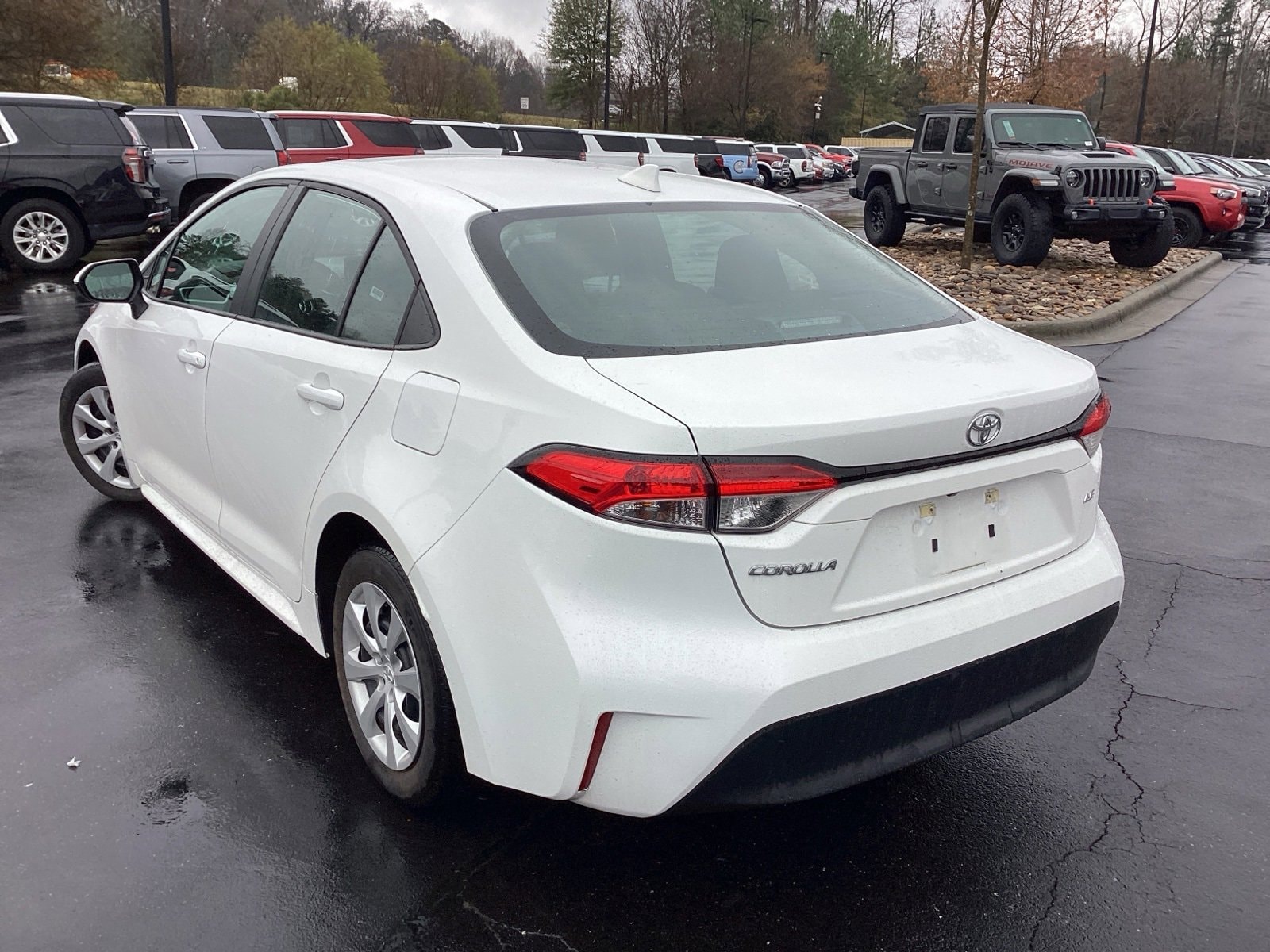 Used 2025 Toyota Corolla LE with VIN 5YFB4MDE3SP230117 for sale in Northfield, Minnesota