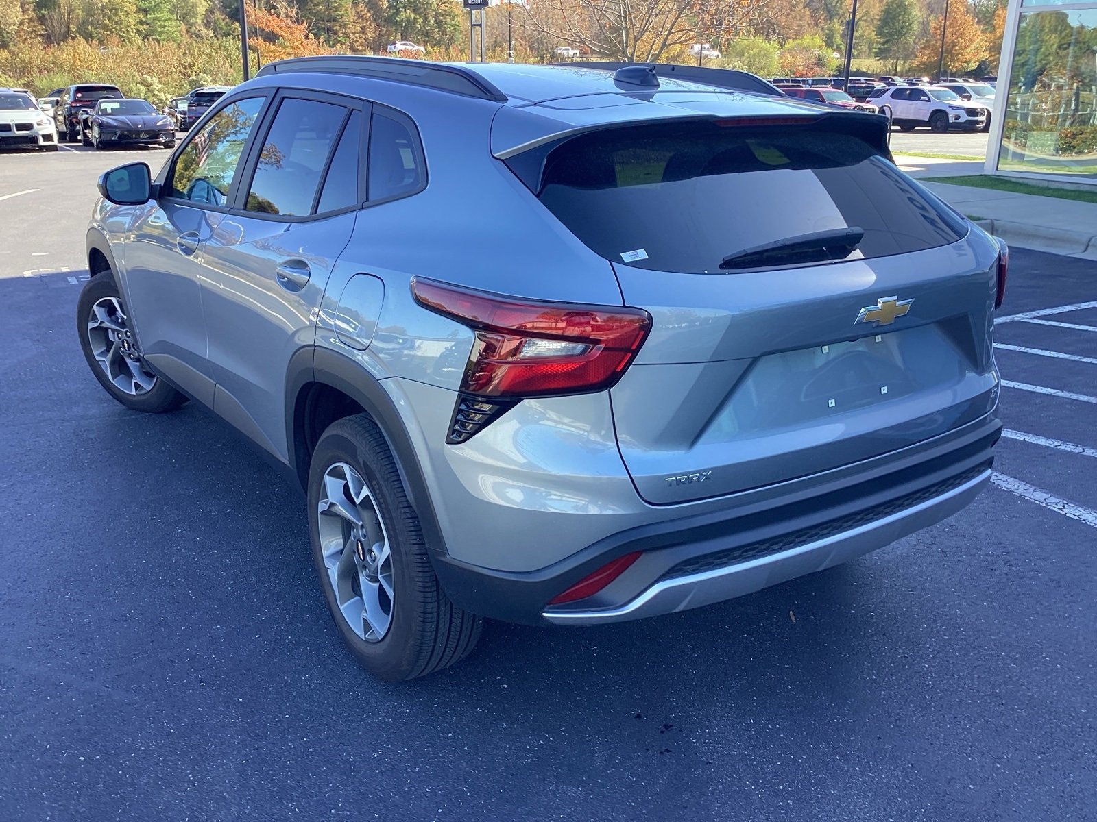 2025 Chevrolet Trax LT photo 2