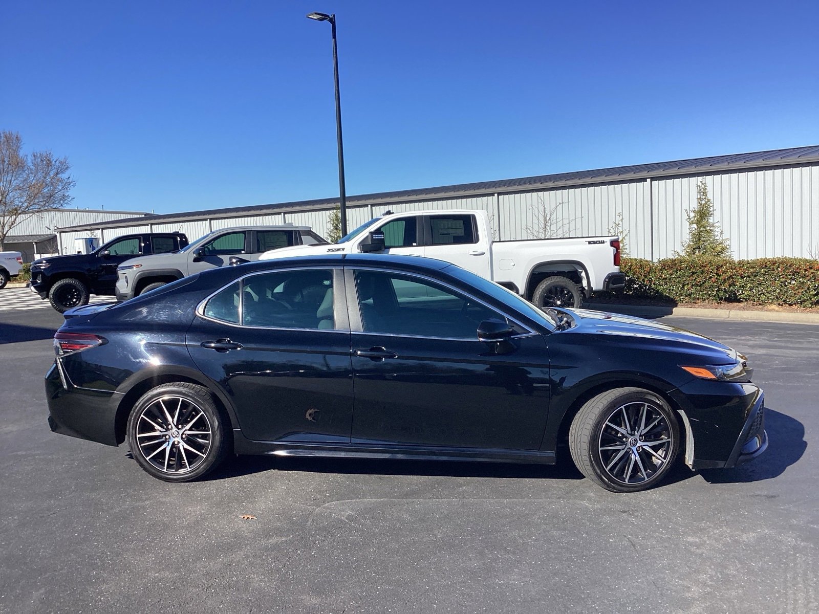 2023 Toyota Camry SE photo 3