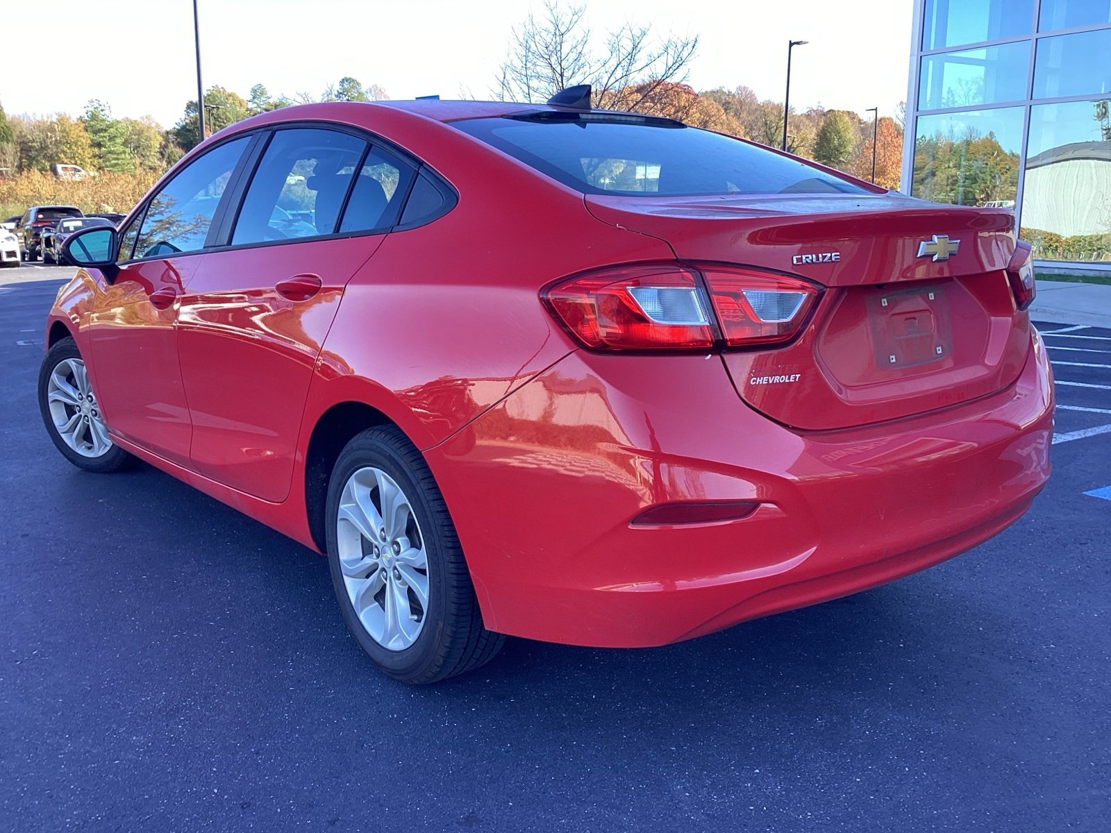 2019 Chevrolet Cruze LS photo 2
