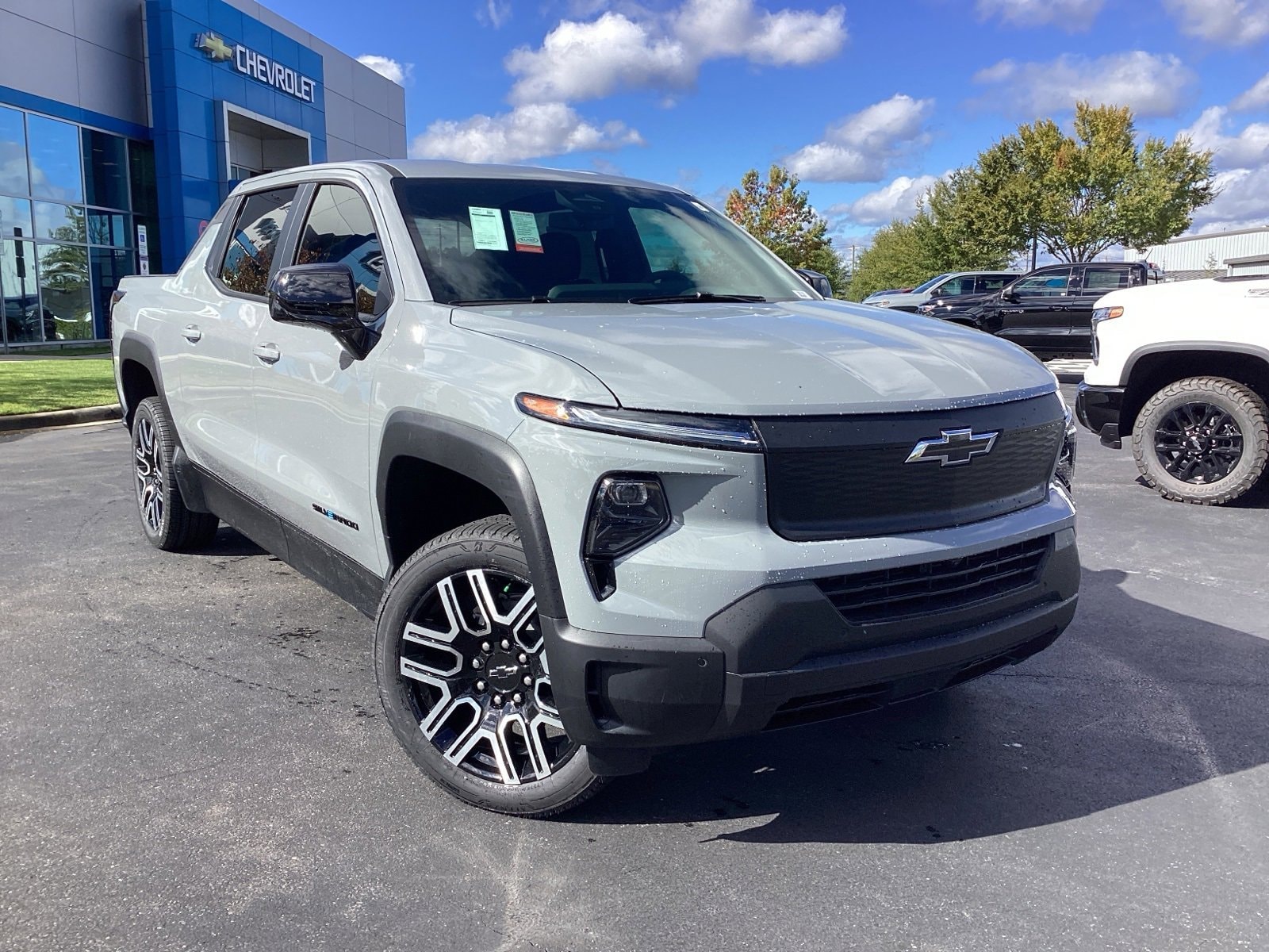 2026 Chevrolet Silverado EV Work Truck's photo