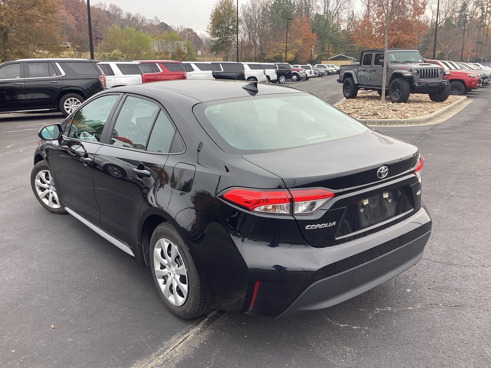 2025 Toyota Corolla LE photo 2