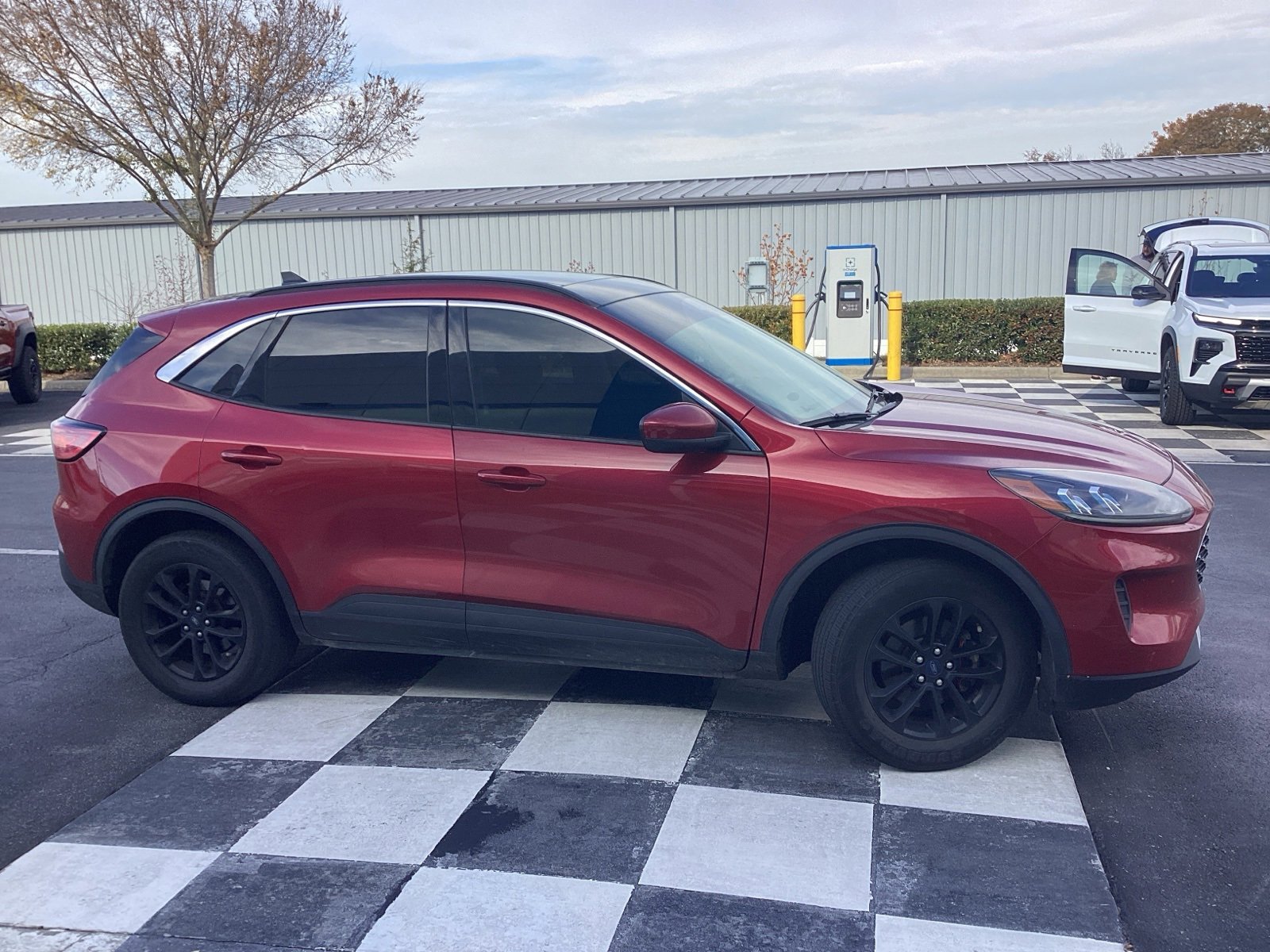2020 Ford Escape SE photo 3