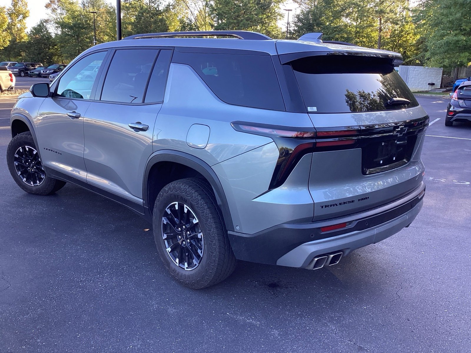 2024 Chevrolet Traverse Z71 photo 2