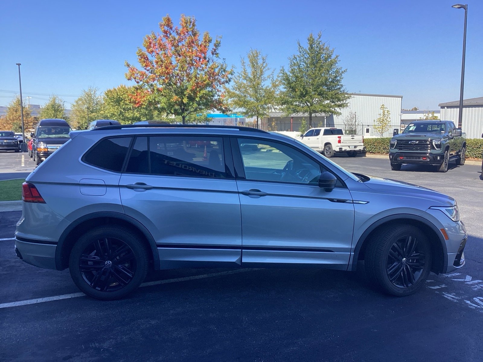 2022 Volkswagen Tiguan SE R-Line Black photo 4