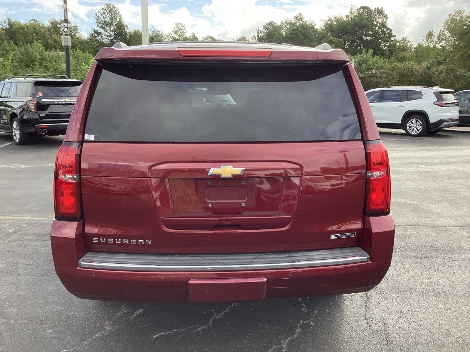 2018 Chevrolet Suburban Premier photo 3