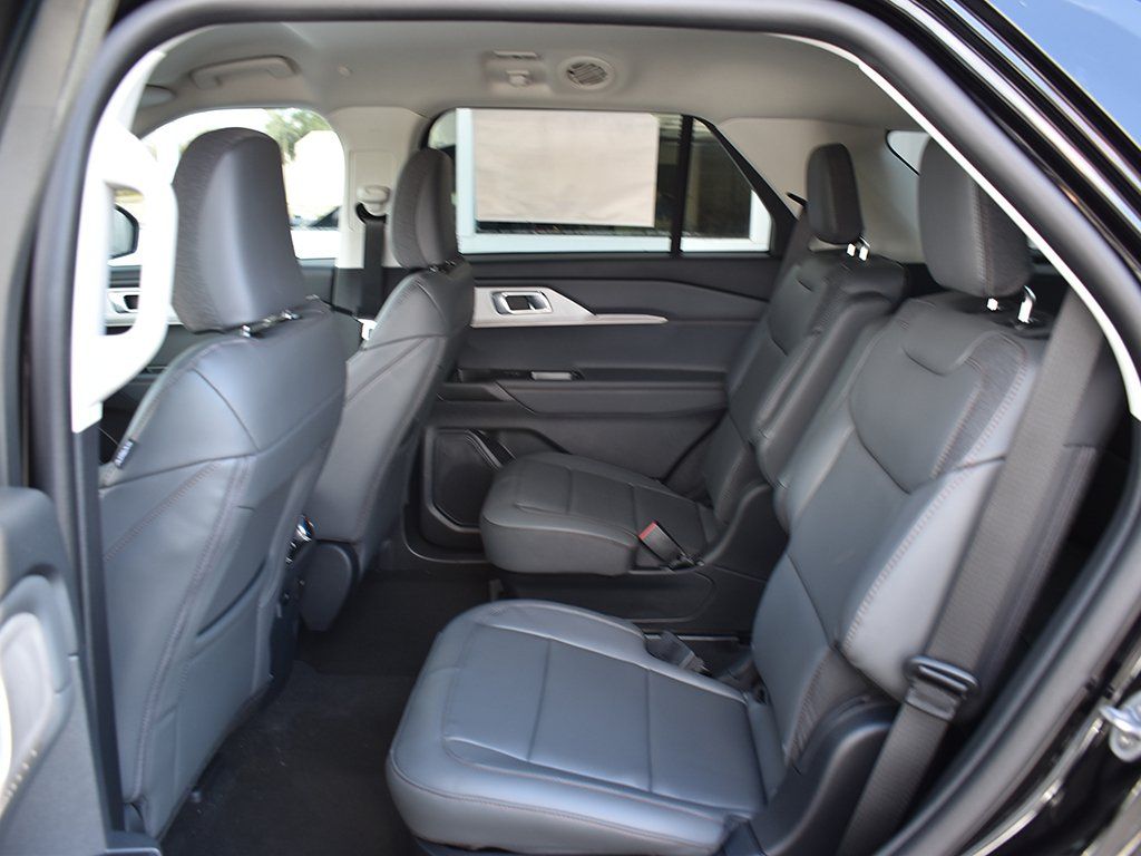 2026 Ford Explorer Active - Photo 6