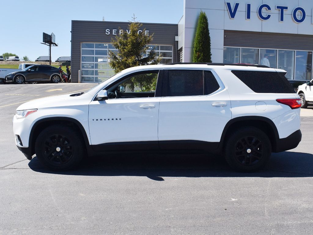 Used 2019 Chevrolet Traverse 1LT with VIN 1GNEVGKW9KJ213745 for sale in Dyersville, IA
