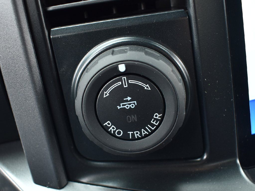 2025 Ford F-150 XLT - Photo 25