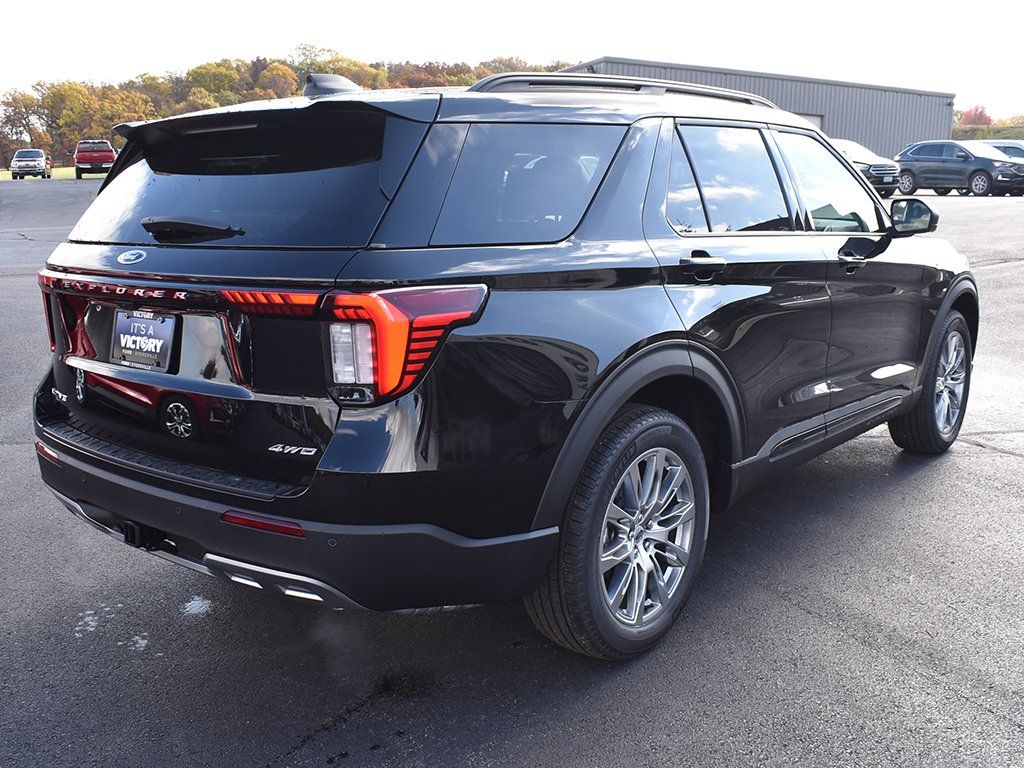 2026 Ford Explorer Active - Photo 15