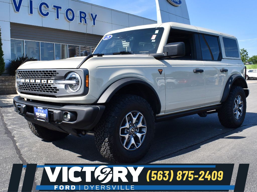 2025 Ford Bronco SUV 